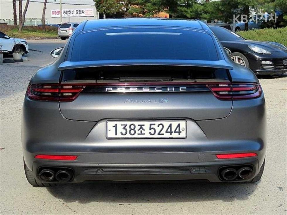 2018 Porsche (971) photo