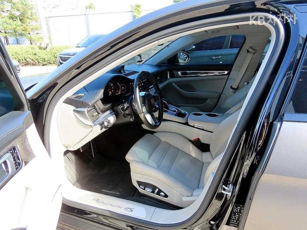 2018 Porsche (971) photo