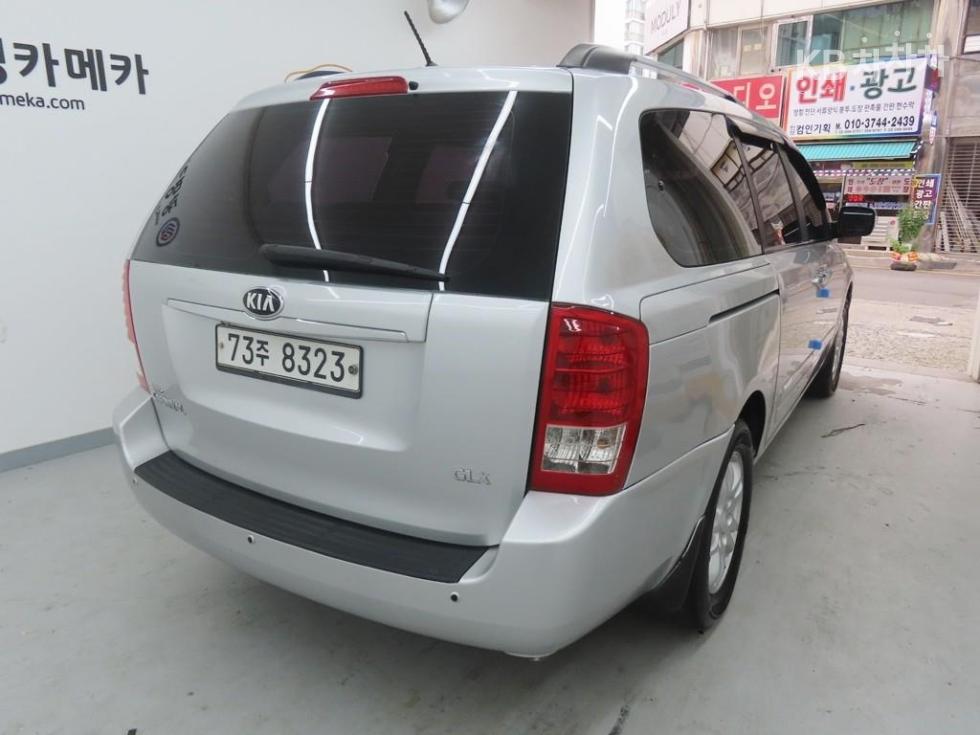 Kia Carnival — miniaturë 3