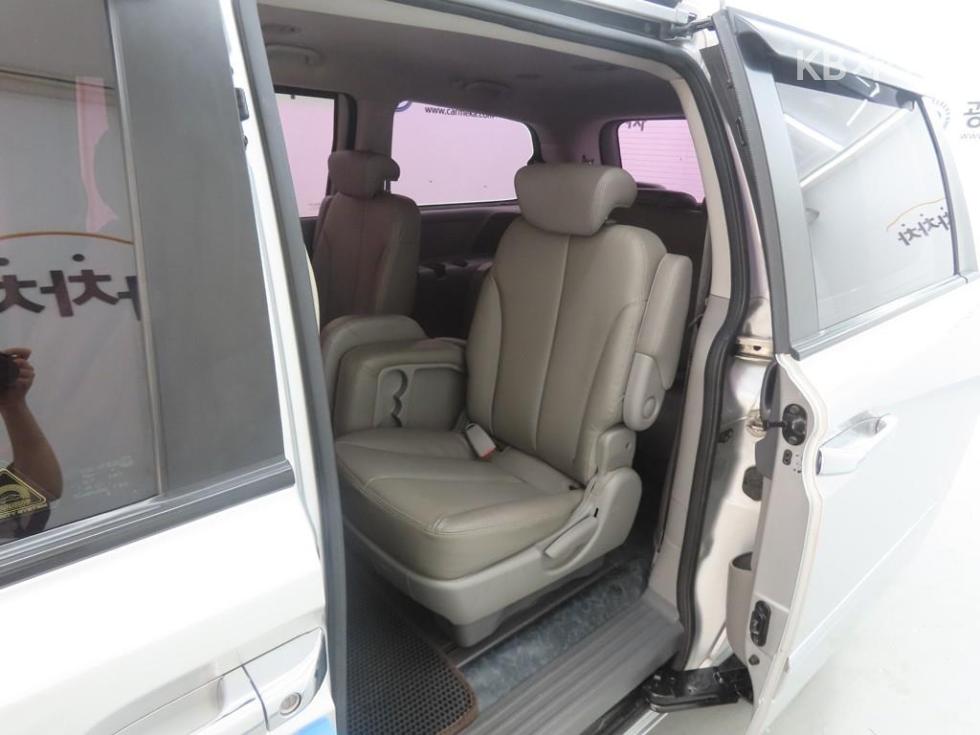 Kia Carnival — miniaturë 6