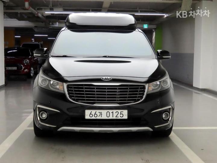 Kia Carnival 9인승 2.2 디젤 하이리무진 — foto 1