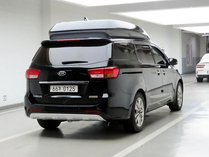 Kia Carnival — miniaturë 4