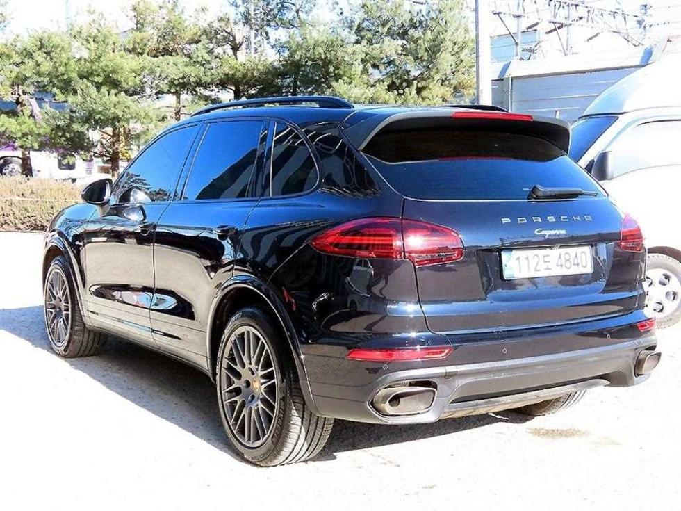 Porsche Cayenne — miniaturë 3