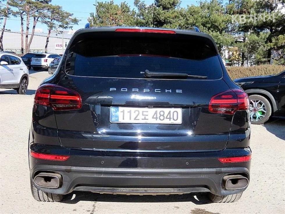 Porsche Cayenne — miniaturë 4