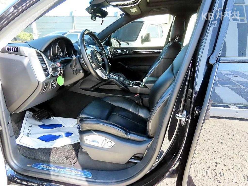 Porsche Cayenne — miniaturë 5