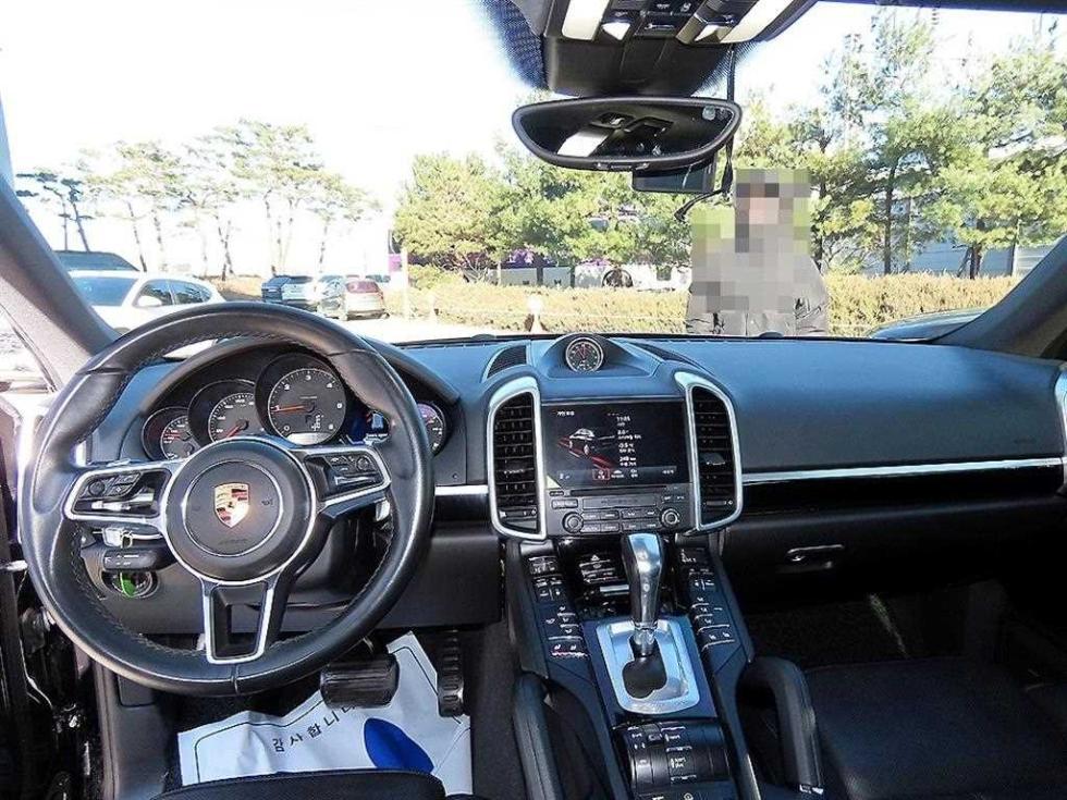 Porsche Cayenne — miniaturë 7