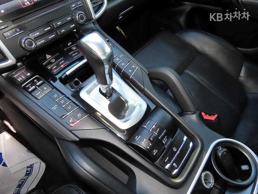 Porsche Cayenne — miniaturë 10