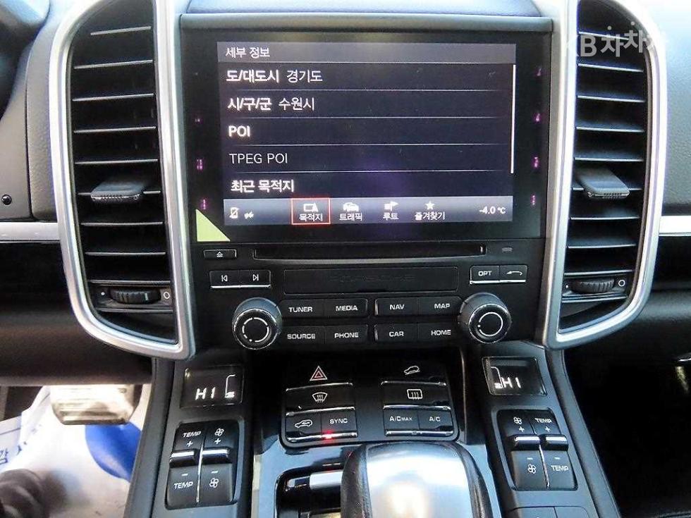 Porsche Cayenne — miniaturë 12