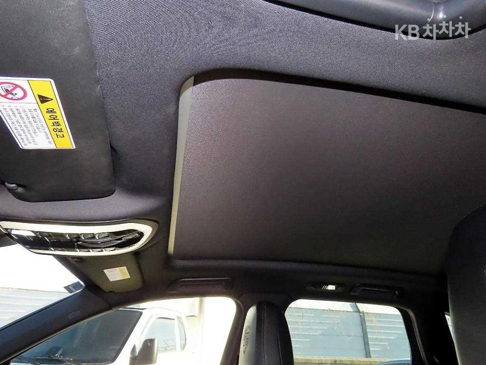 Porsche Cayenne — miniaturë 17