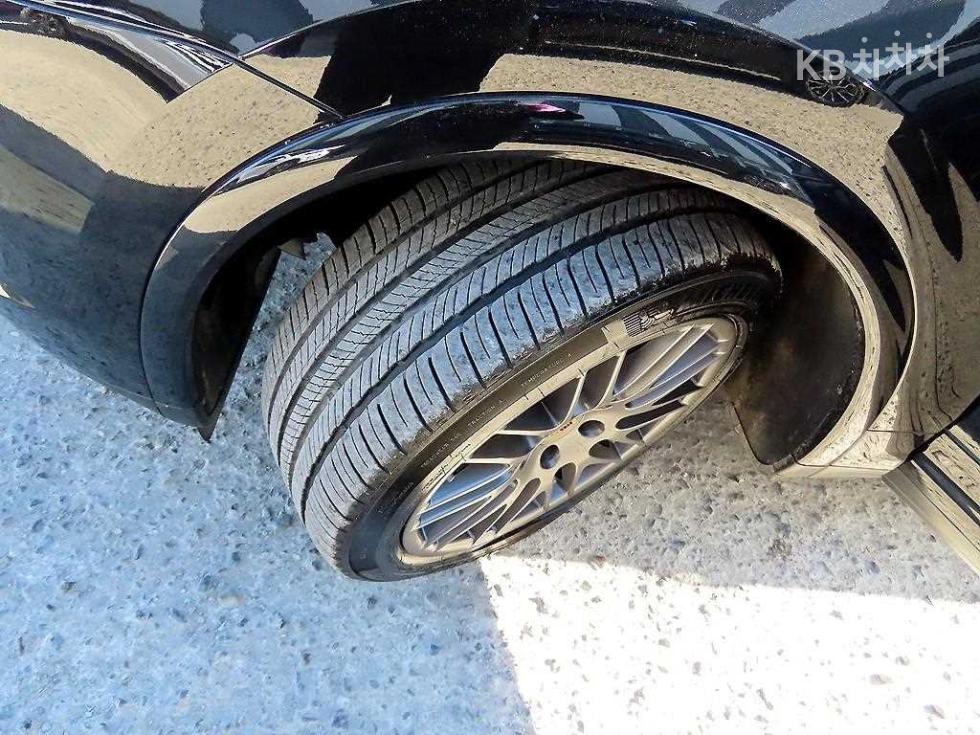 Porsche Cayenne — miniaturë 20