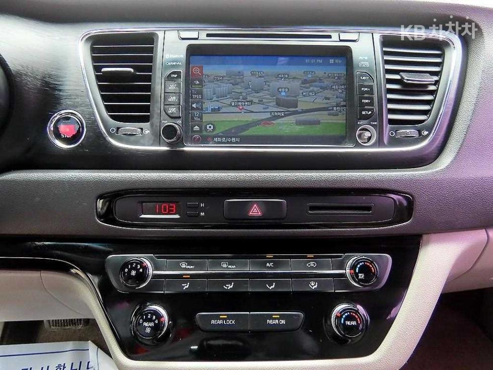 Kia Carnival — miniaturë 16
