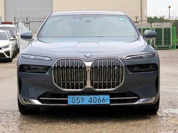 BMW i7 xDrive 60 — foto 1