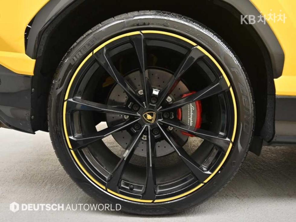 Lamborghini Urus — miniaturë 5