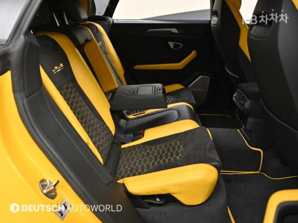 Lamborghini Urus — miniaturë 12