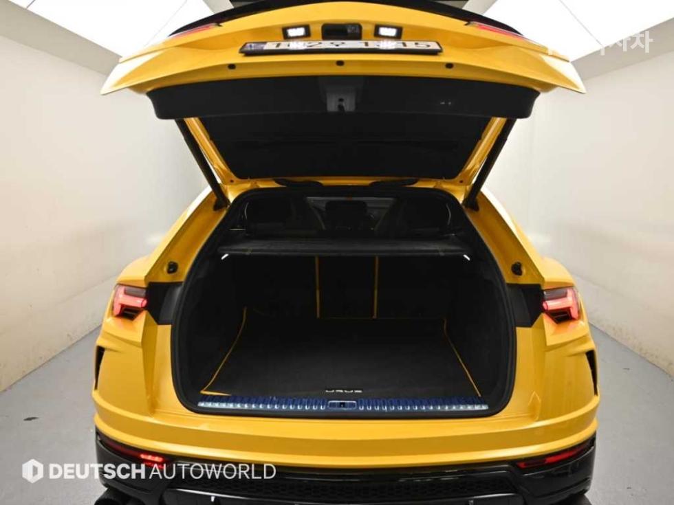 Lamborghini Urus — miniaturë 19