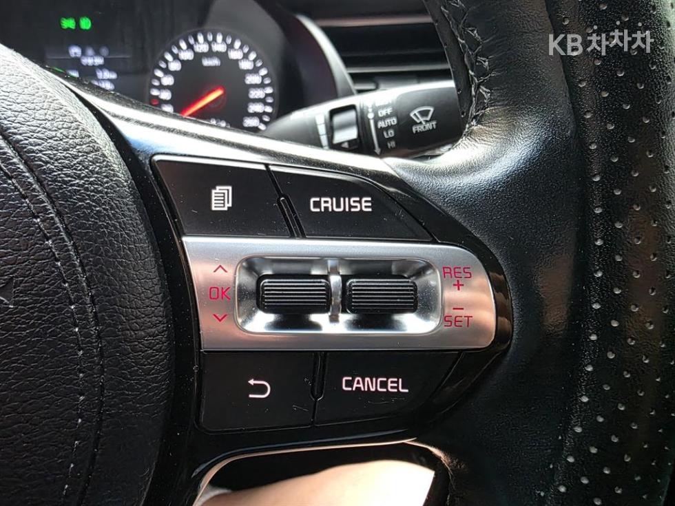 Kia K7 — miniaturë 17
