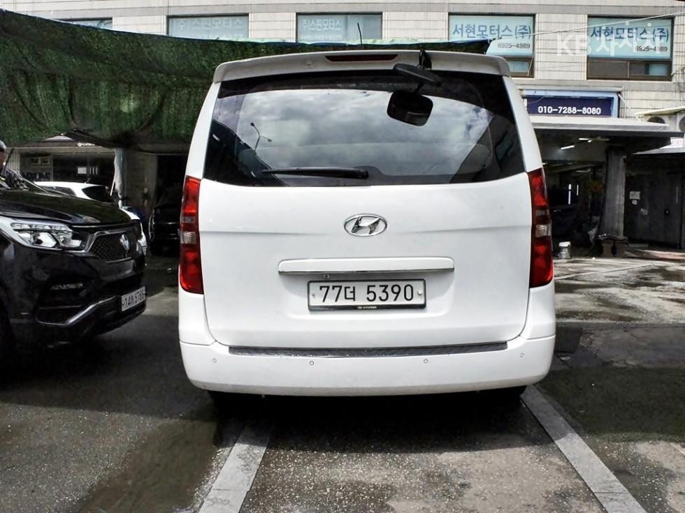 Hyundai Starex — miniaturë 3