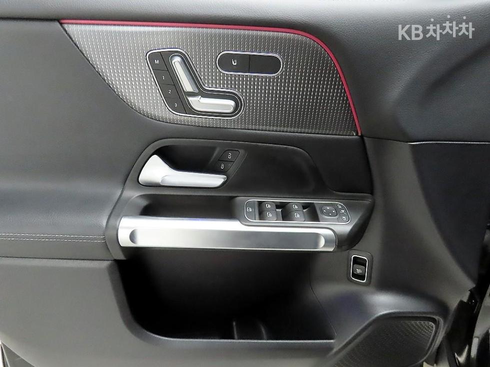 Mercedes-Benz GLB — miniaturë 11