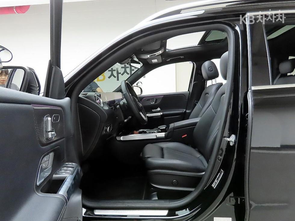 Mercedes-Benz GLB — miniaturë 13