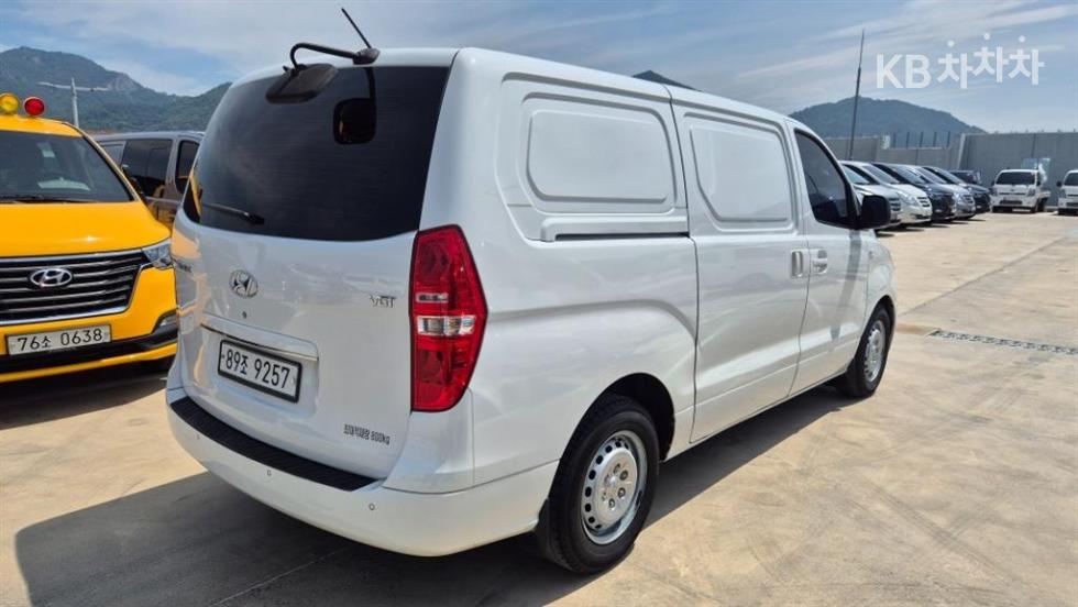 Hyundai Starex — miniaturë 2