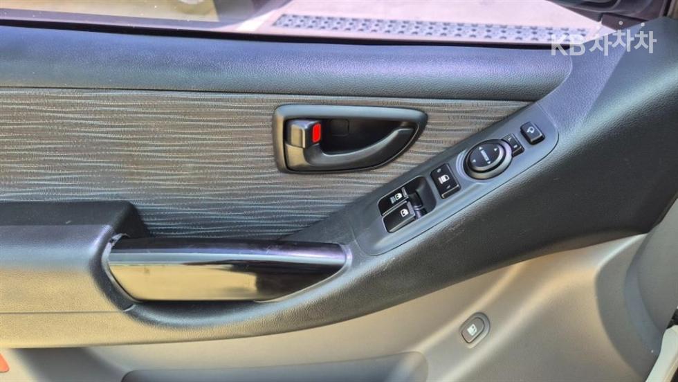 Hyundai Starex — miniaturë 12