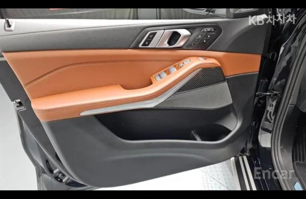 BMW X7 — miniaturë 6