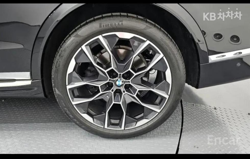 BMW X7 — miniaturë 12