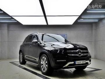 Mercedes-Benz GLE GLE300d 4MATIC — foto 1
