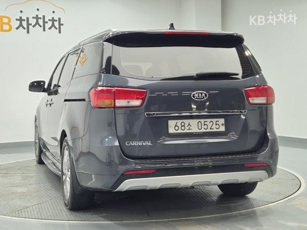 Kia Carnival — miniaturë 2