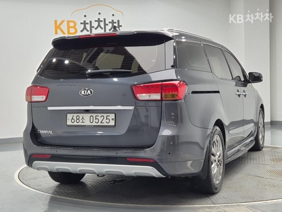 Kia Carnival — miniaturë 3