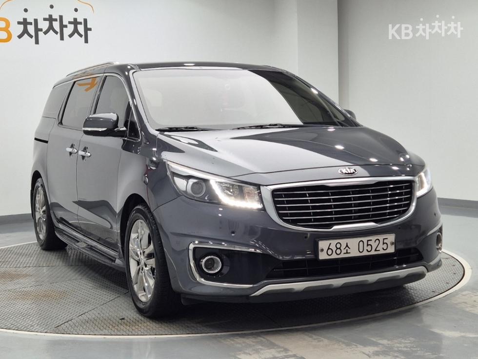 Kia Carnival — miniaturë 4