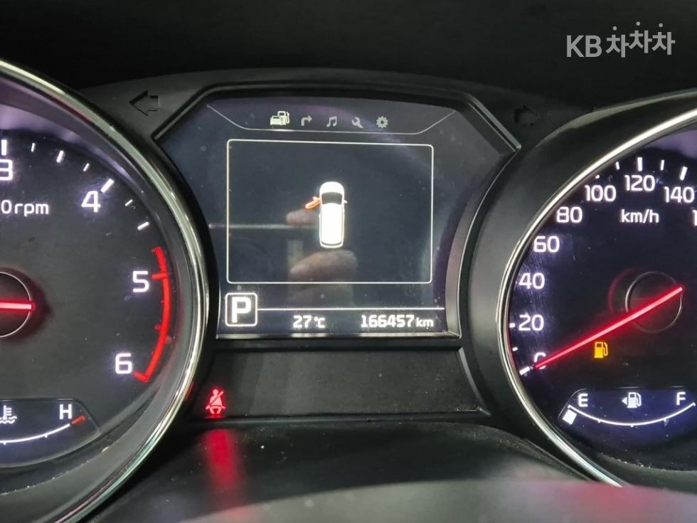 Kia Carnival — miniaturë 6