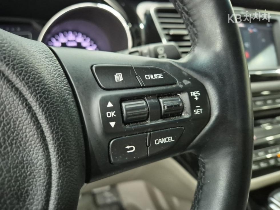 Kia Carnival — miniaturë 15