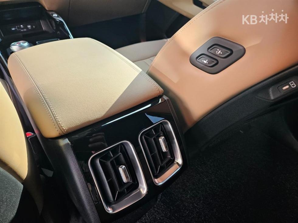 Kia Sorento — miniaturë 16
