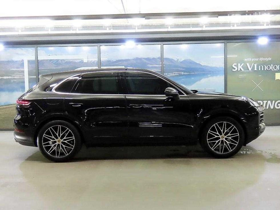 2025 Porsche (9Y0) photo