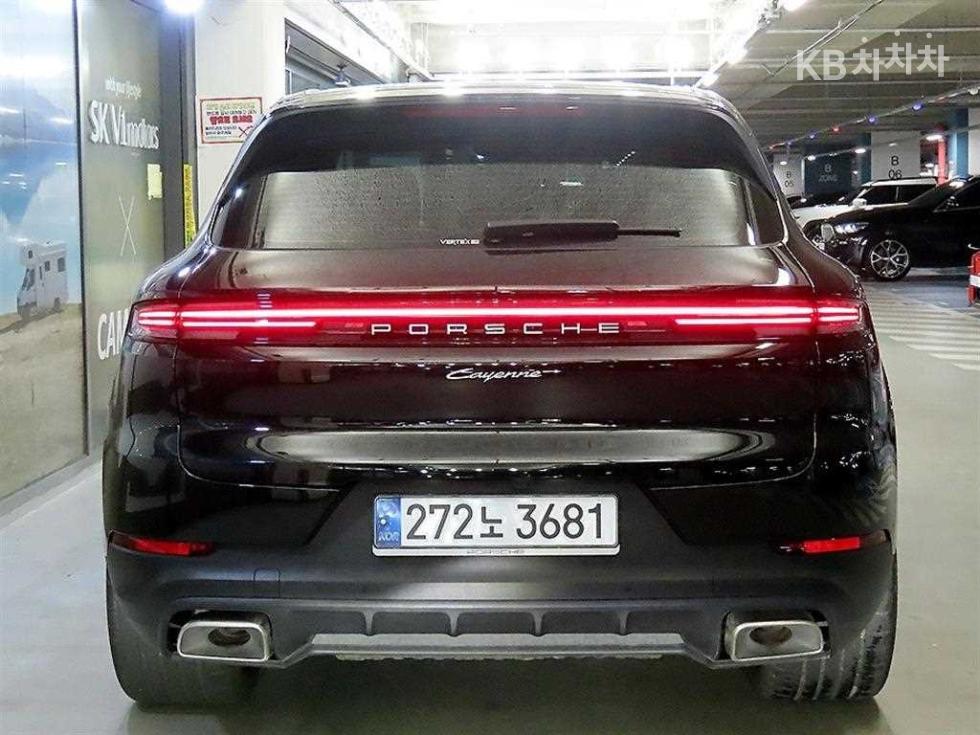 2025 Porsche (9Y0) photo