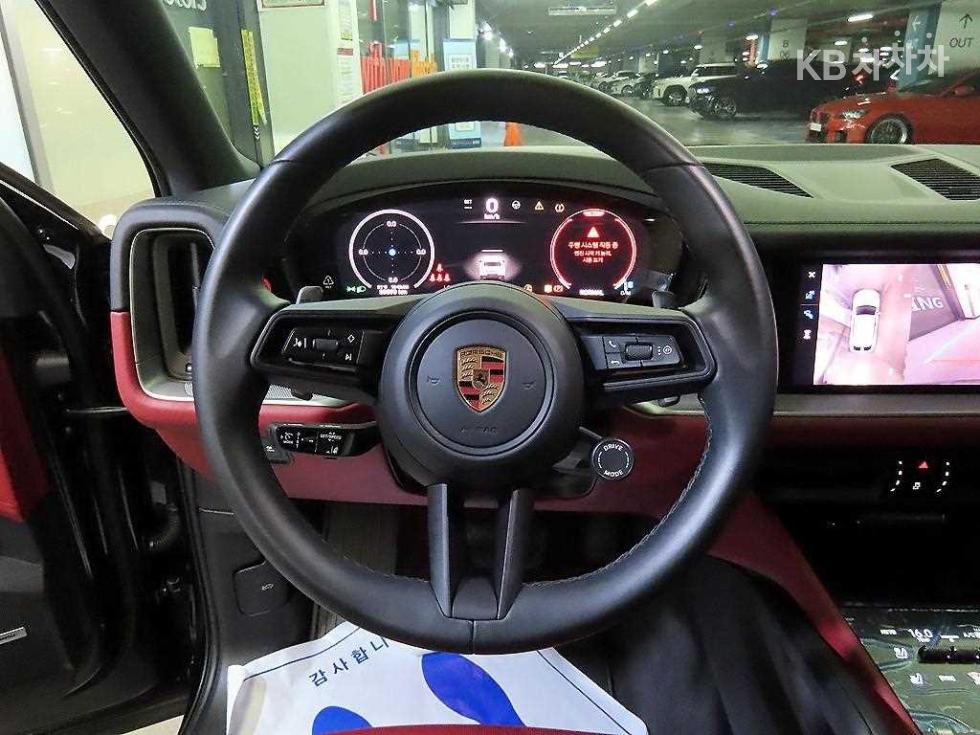 2025 Porsche (9Y0) photo