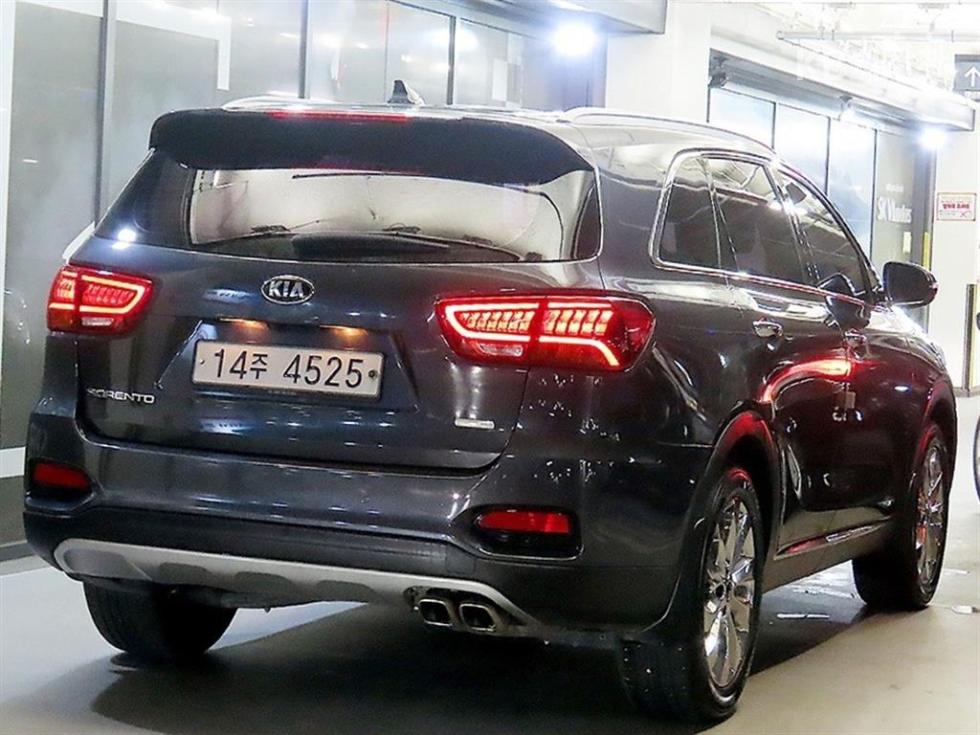 Kia Sorento — miniaturë 4
