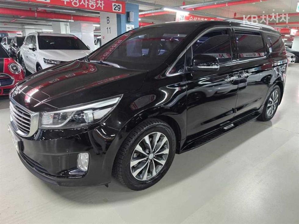 Kia Carnival — miniaturë 3