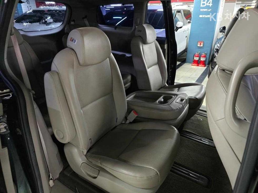 Kia Carnival — miniaturë 16