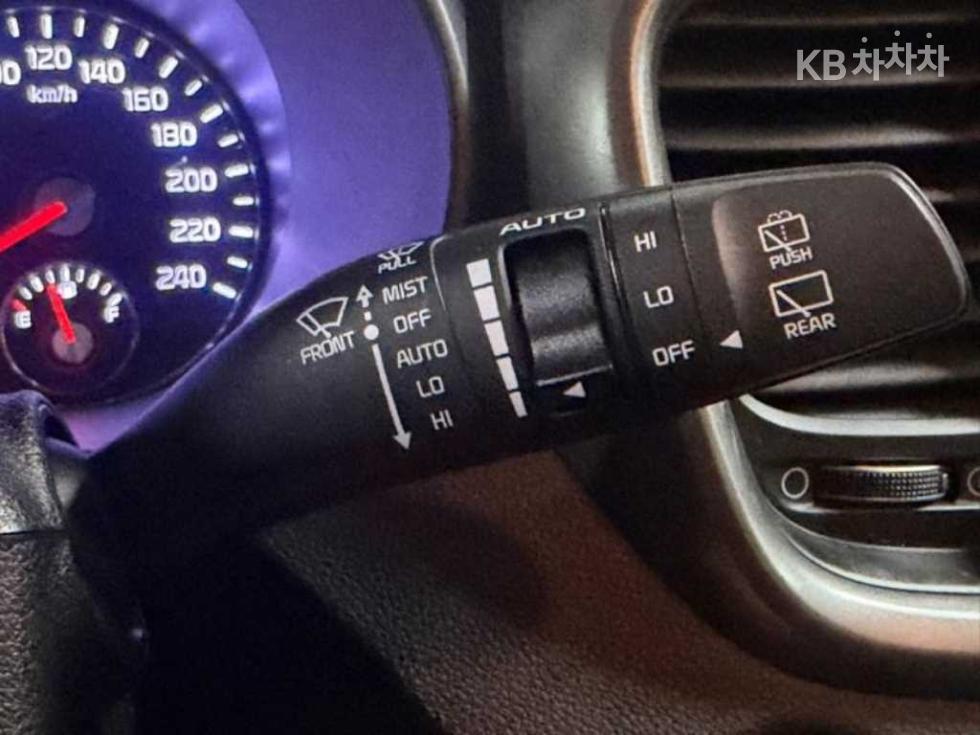 Kia Sorento — miniaturë 17