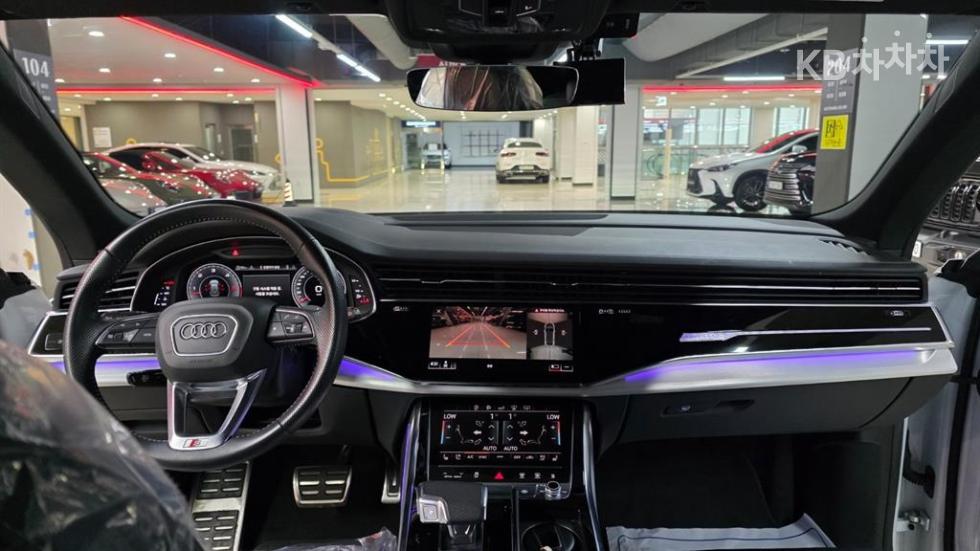 Audi Q8 — miniaturë 7