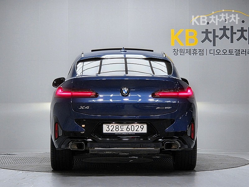 BMW X4 — miniaturë 4