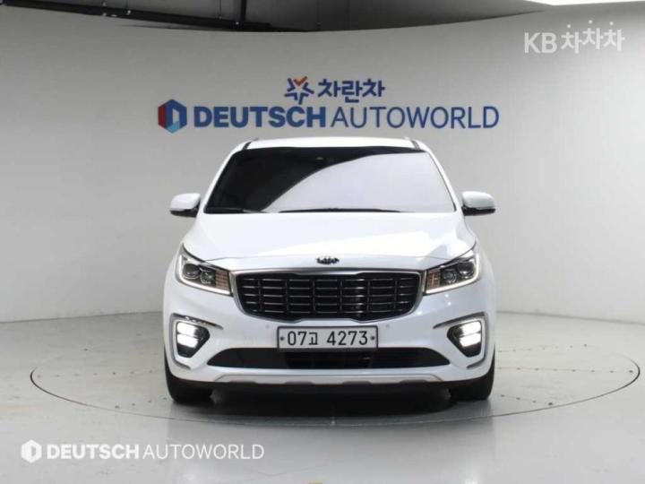 Kia Carnival 9  seats 2.2  diesel  prestige — foto 1