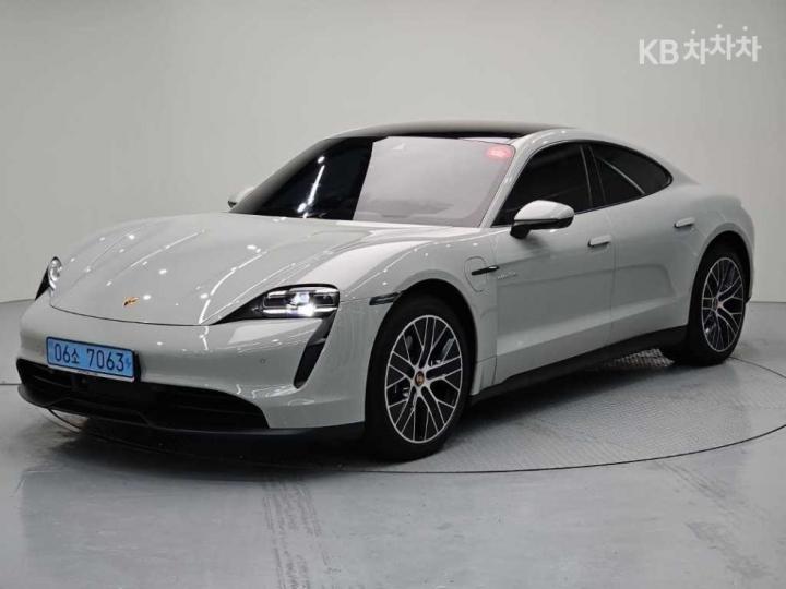Porsche Taycan Base — foto 1