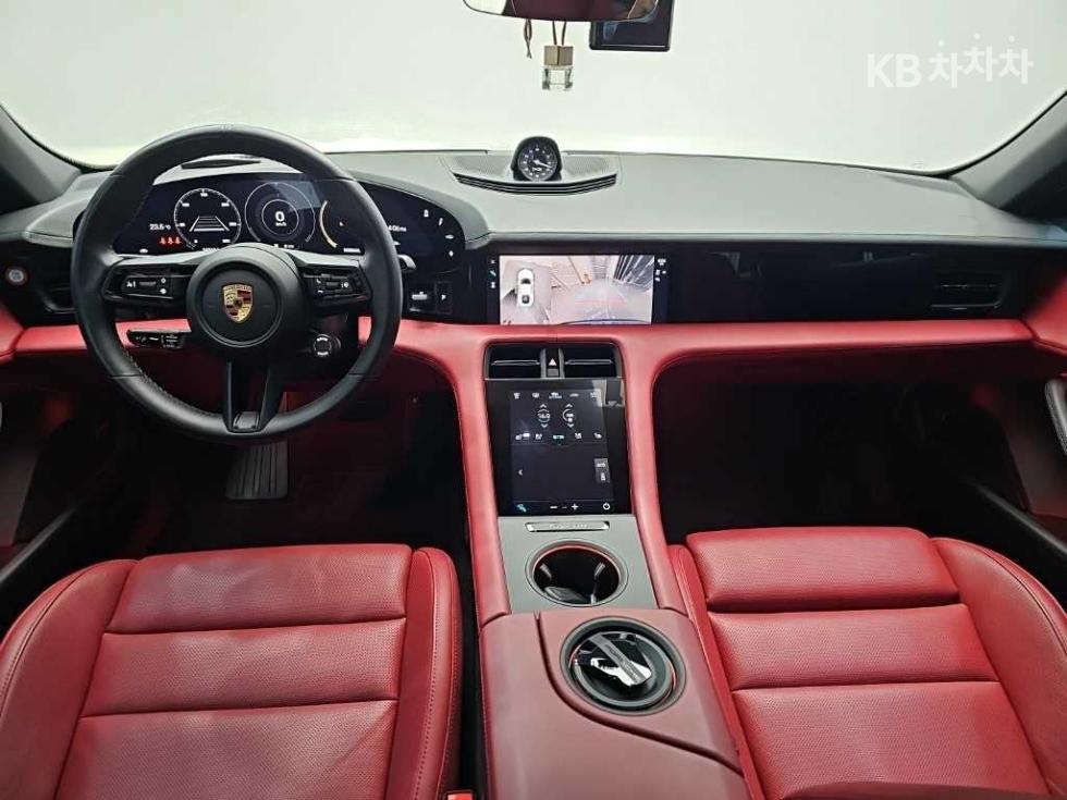 Porsche Taycan — miniaturë 6