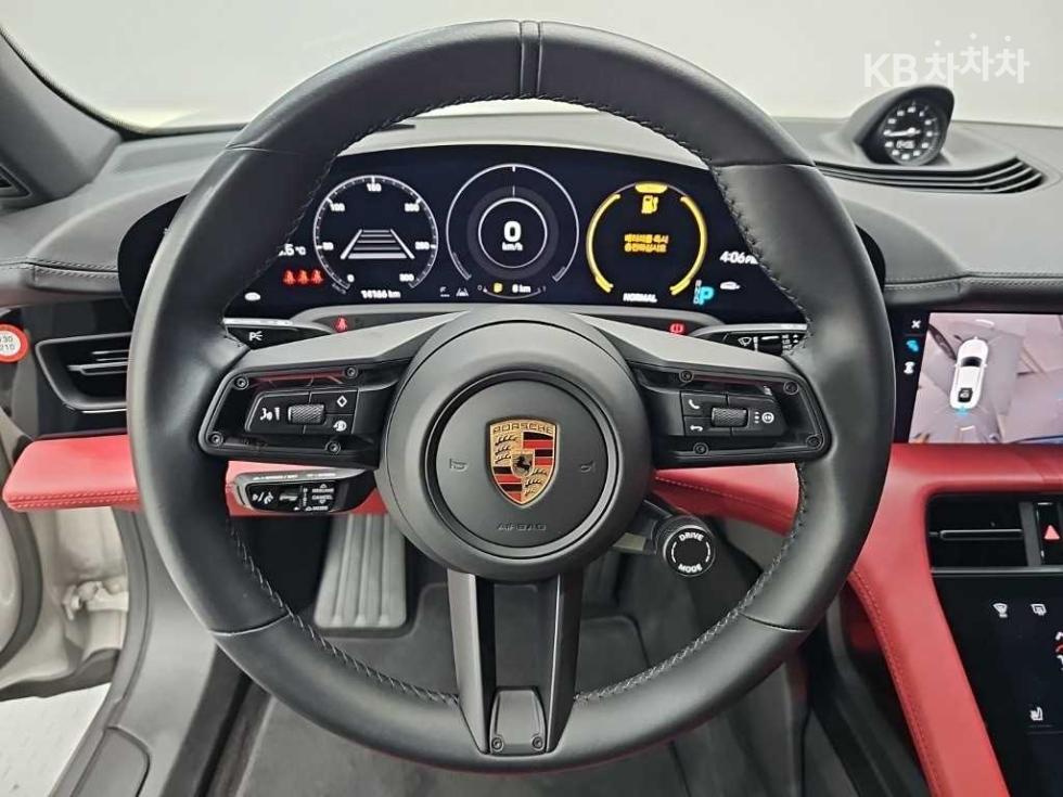 Porsche Taycan — miniaturë 8