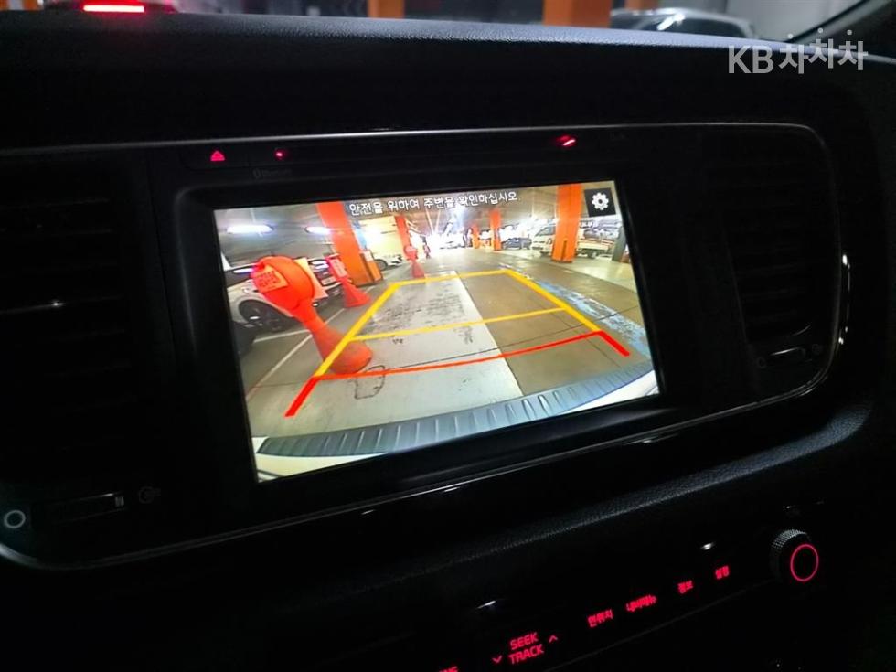 Kia Carnival — miniaturë 12