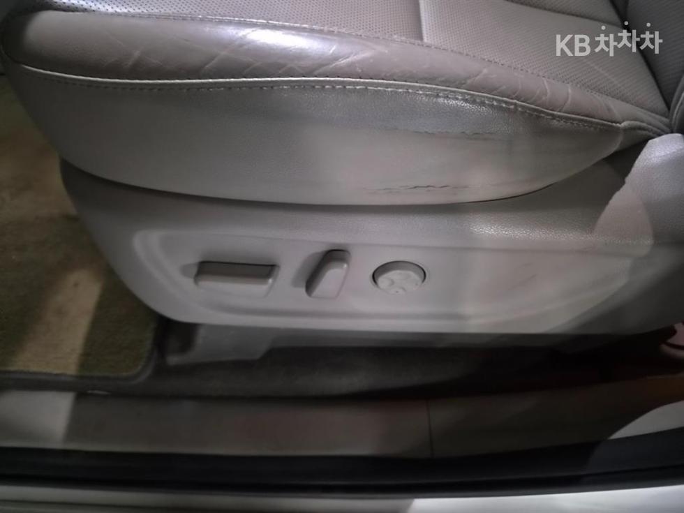 Kia Carnival — miniaturë 16