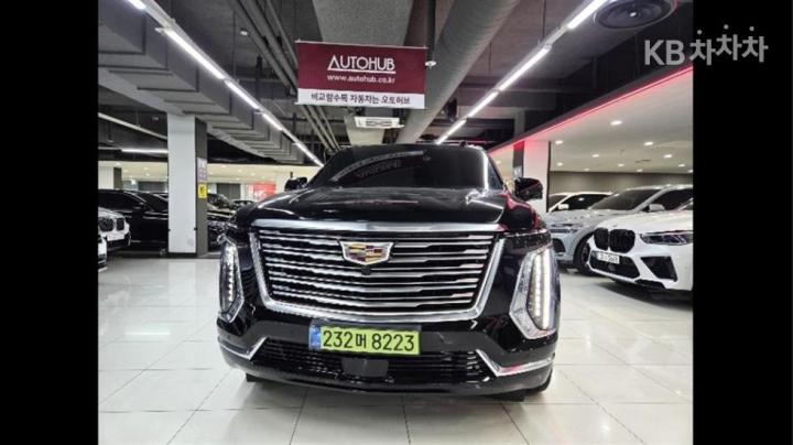 Cadillac Escalade 6.2 V8 — foto 1